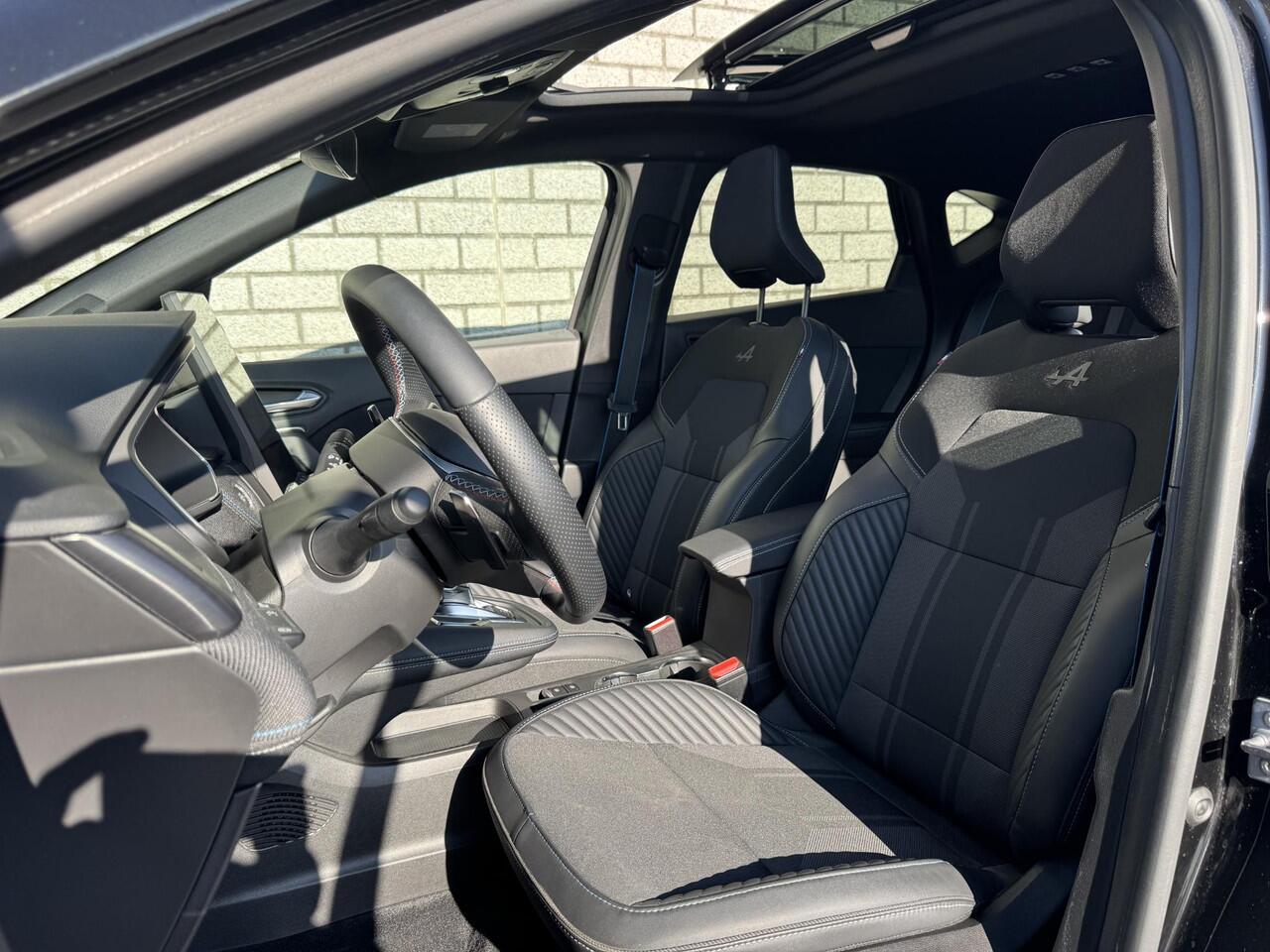 Renault CAPTUR 1.3 mild hybrid 160 Esprit Alpine | Panoramadak | Navigatie | Stoelverwarming | Achteruitrijcamera |