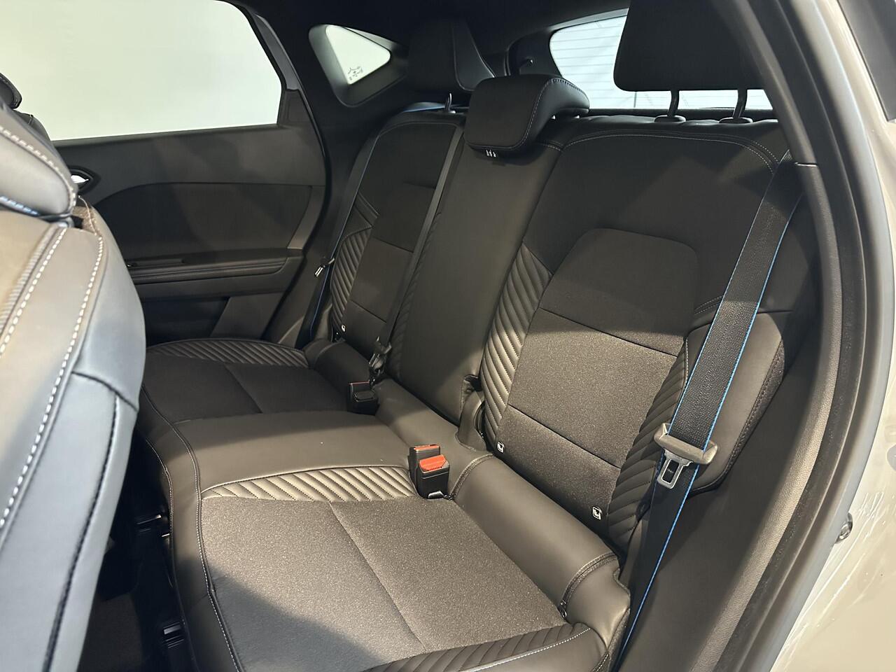 Renault CAPTUR 1.8 E-Tech full hybrid 160 esprit Alpine NIEUW UIT VOORRAAD 5 JAAR 100.000km GARANTIE | HARMAN KARDON | PANORAMISCH SCHUIF KANTELDAK