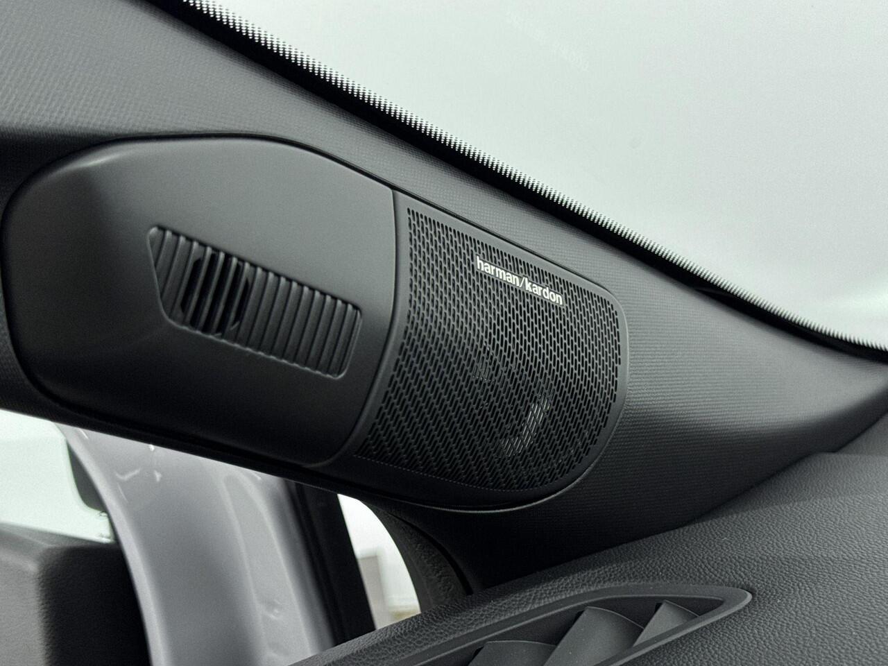 Renault CAPTUR 1.2 TCe Techno 115PK | Schuif-/Kanteldak | Harman Kardon Audio | Stoel- en Stuurverwarming | Achteruitrijcamera | Apple CarPlay & Android Auto