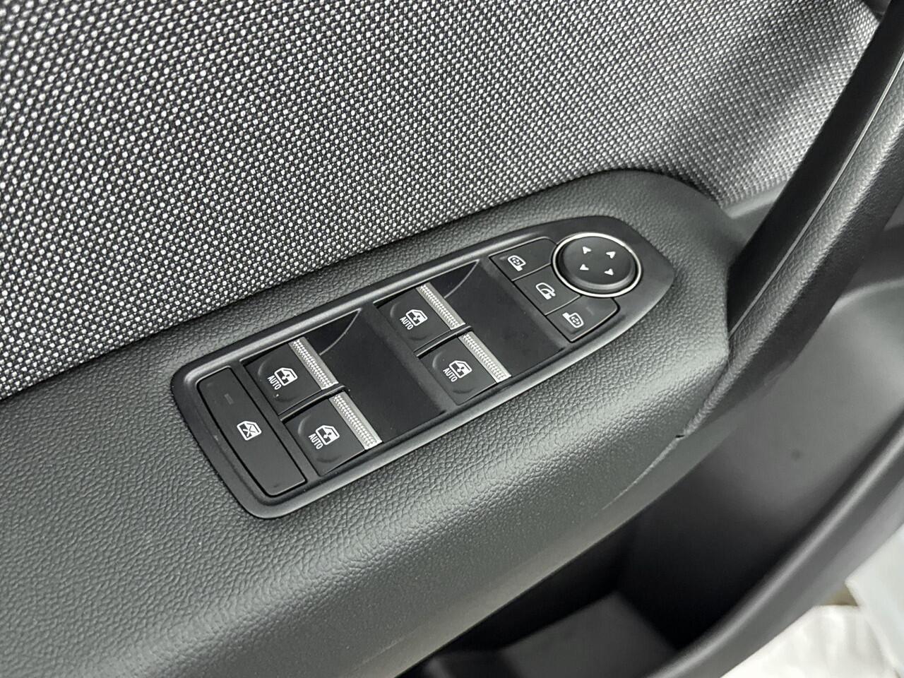 Renault CAPTUR 1.2 TCe Techno 115PK | Schuif-/Kanteldak | Harman Kardon Audio | Stoel- en Stuurverwarming | Achteruitrijcamera | Apple CarPlay & Android Auto