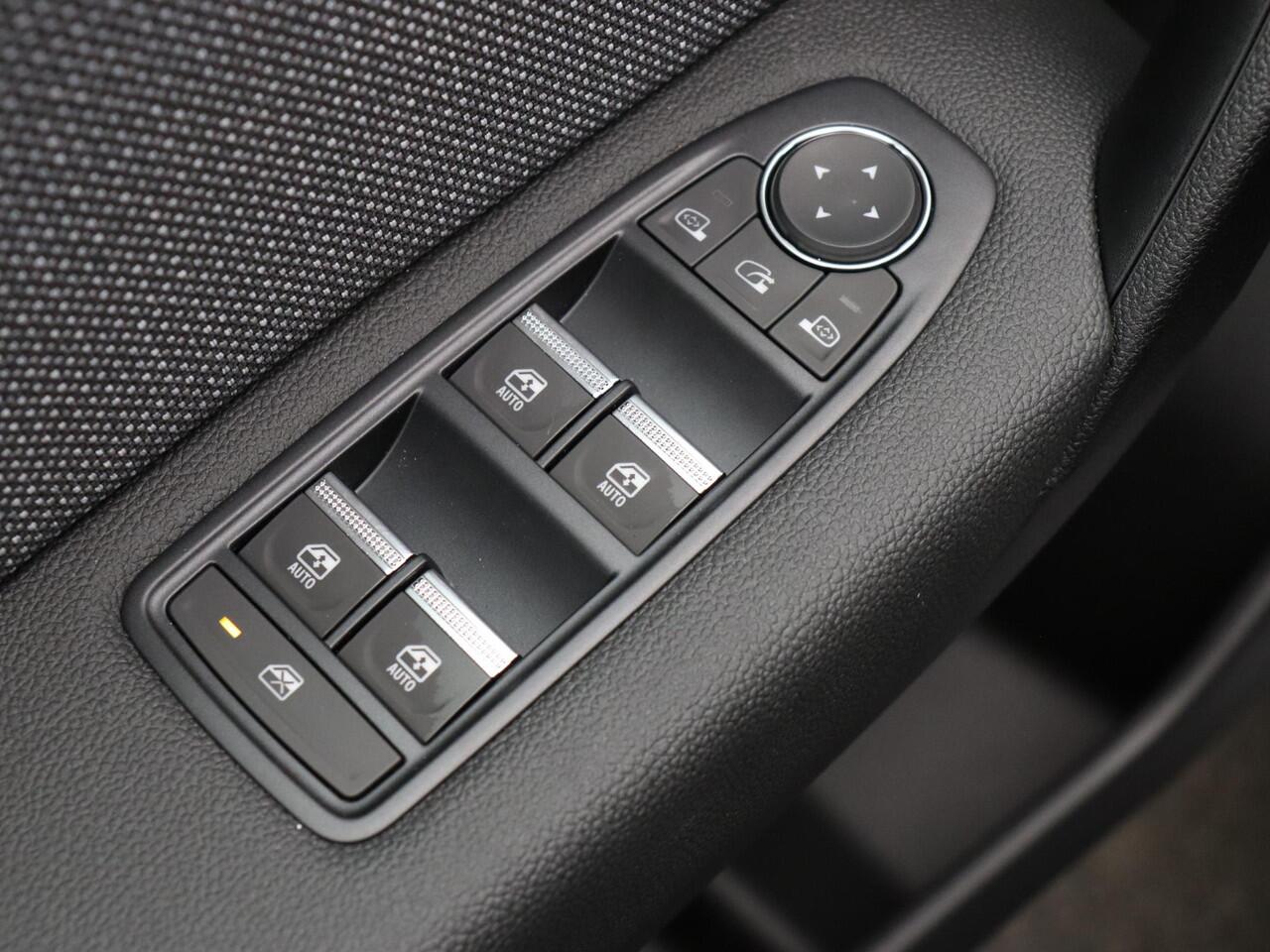 Renault CAPTUR TCe 115pk techno | Vijf jaar garantie | Stoel- en stuurwielverwarming | All season banden |