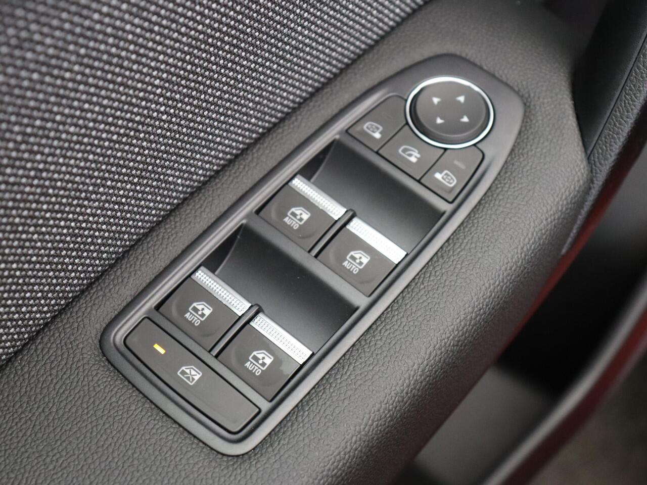 Renault CAPTUR TCe 115pk techno | Vijf jaar garantie | Stoel- en stuurwielverwarming | All season banden |