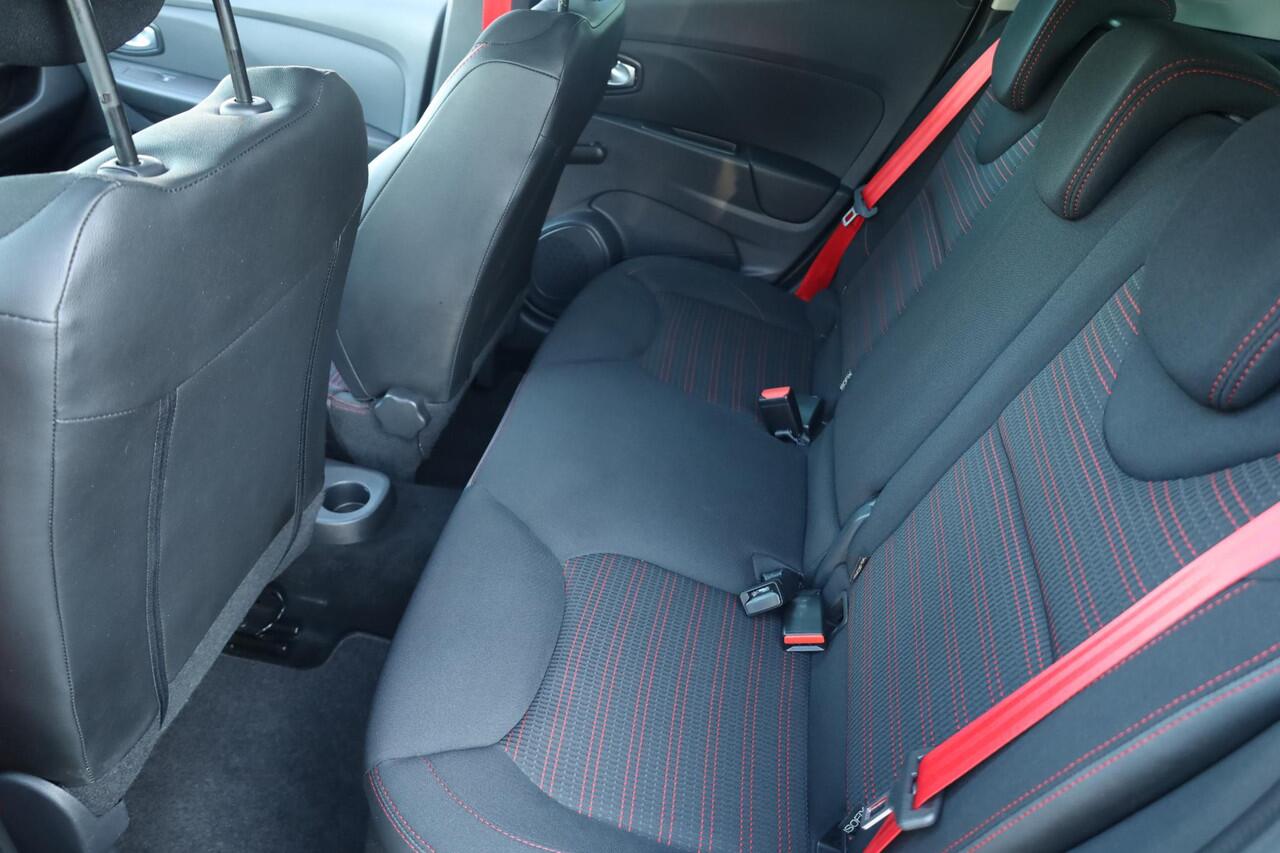 Renault CLIO 1.6 Turbo R.S. CAMERA CARPLAY DAB LED STOELVERW. CRUISE NAVI CLIMA STUURFLIPPERS!