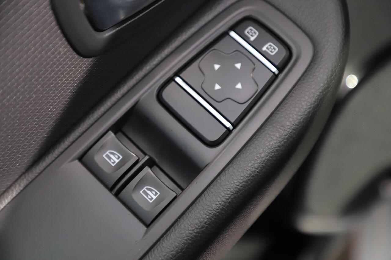 Renault CLIO 0.9 TCe Limited Trekhaak 16 inch Navigatie Airco Cruise Bluetooth Parkeersensor Getint Glas