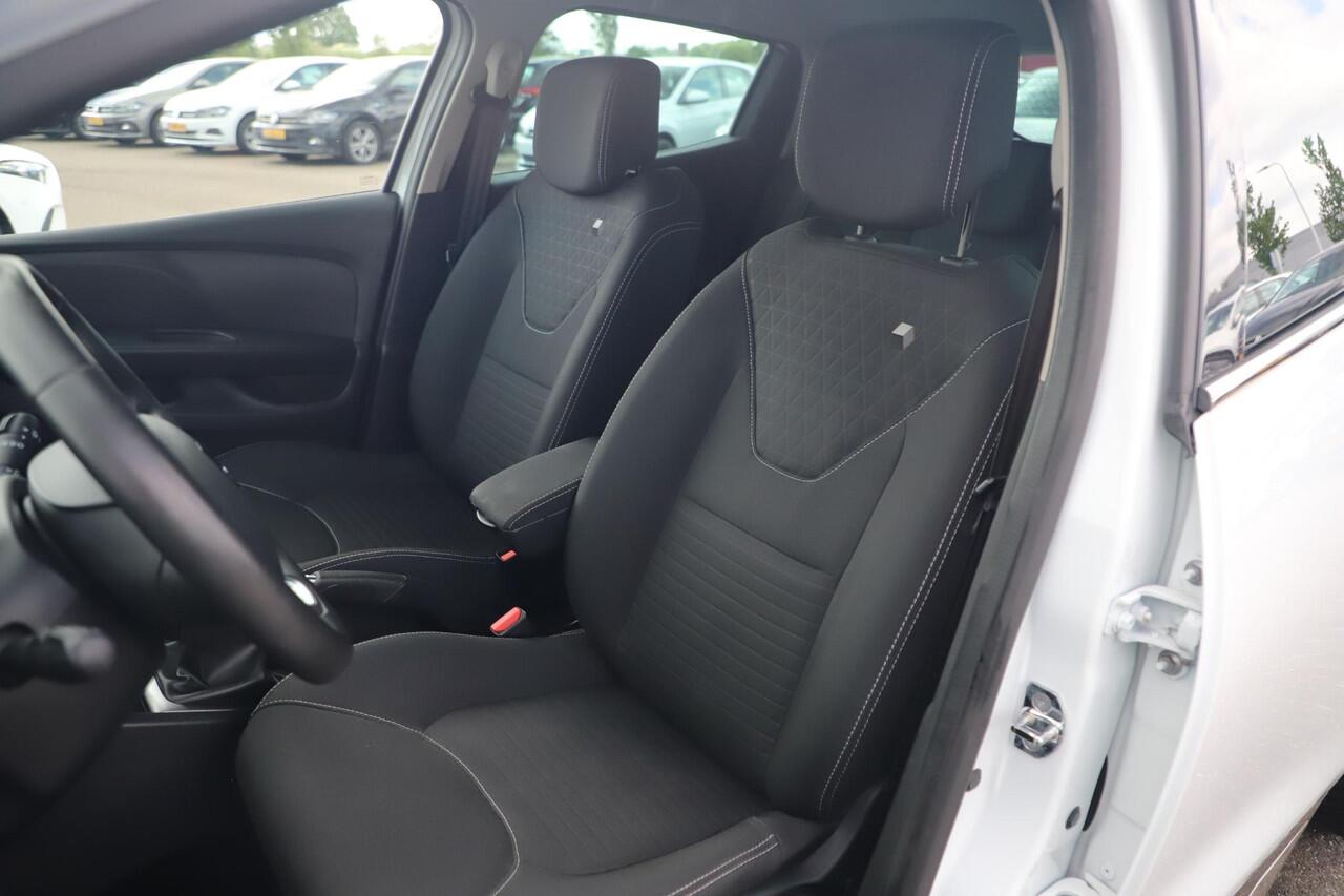 Renault CLIO 0.9 TCe Limited Trekhaak 16 inch Navigatie Airco Cruise Bluetooth Parkeersensor Getint Glas