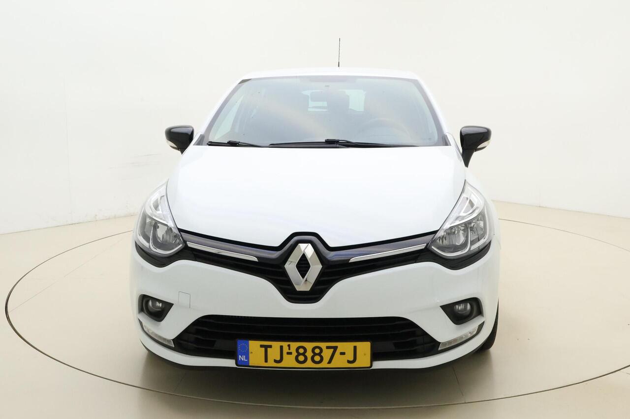 Renault CLIO 1.2 TCe Limited 120 PK | Handgeschakeld | Airco | Parkeersensor | Cruise Control | Licht Metalen Velgen | Bluetooth | 1e eigenaar | Dealer onderhouden