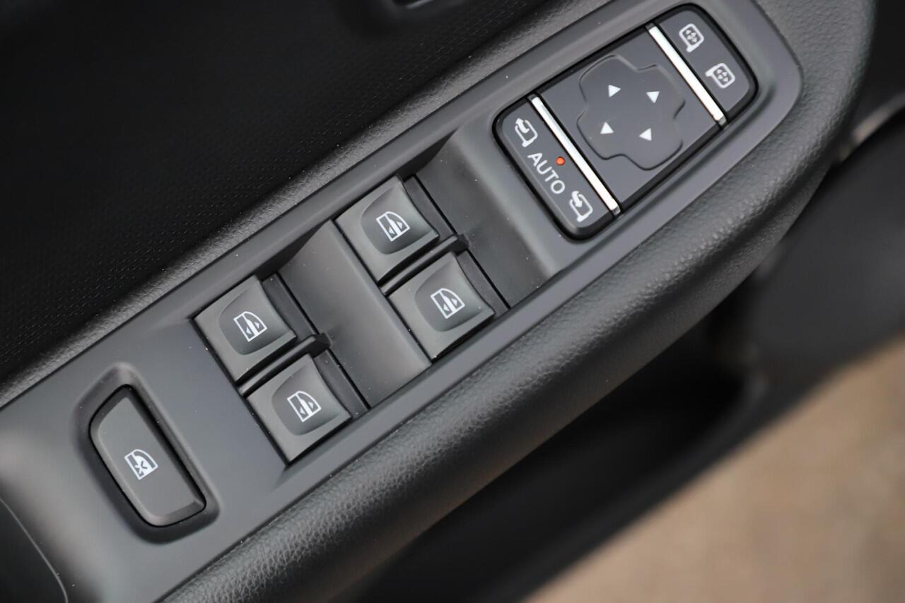 Renault CLIO Estate 0.9 TCe Bose Navigatie Achteruitrijcamera Clima Cruise Parkeersensor R-Link Stoelverwarming All-season banden ZGAN!