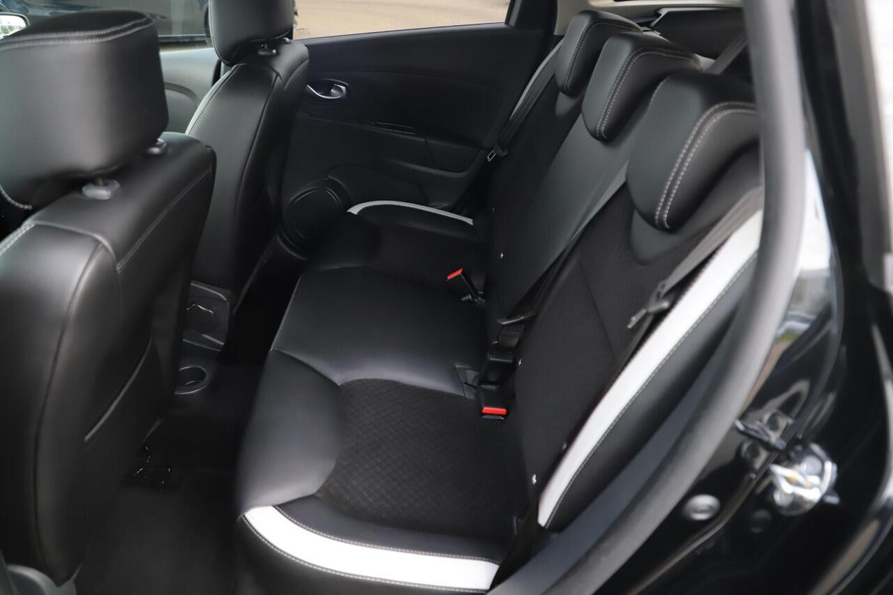 Renault CLIO Estate 0.9 TCe Bose Navigatie Achteruitrijcamera Clima Cruise Parkeersensor R-Link Stoelverwarming All-season banden ZGAN!