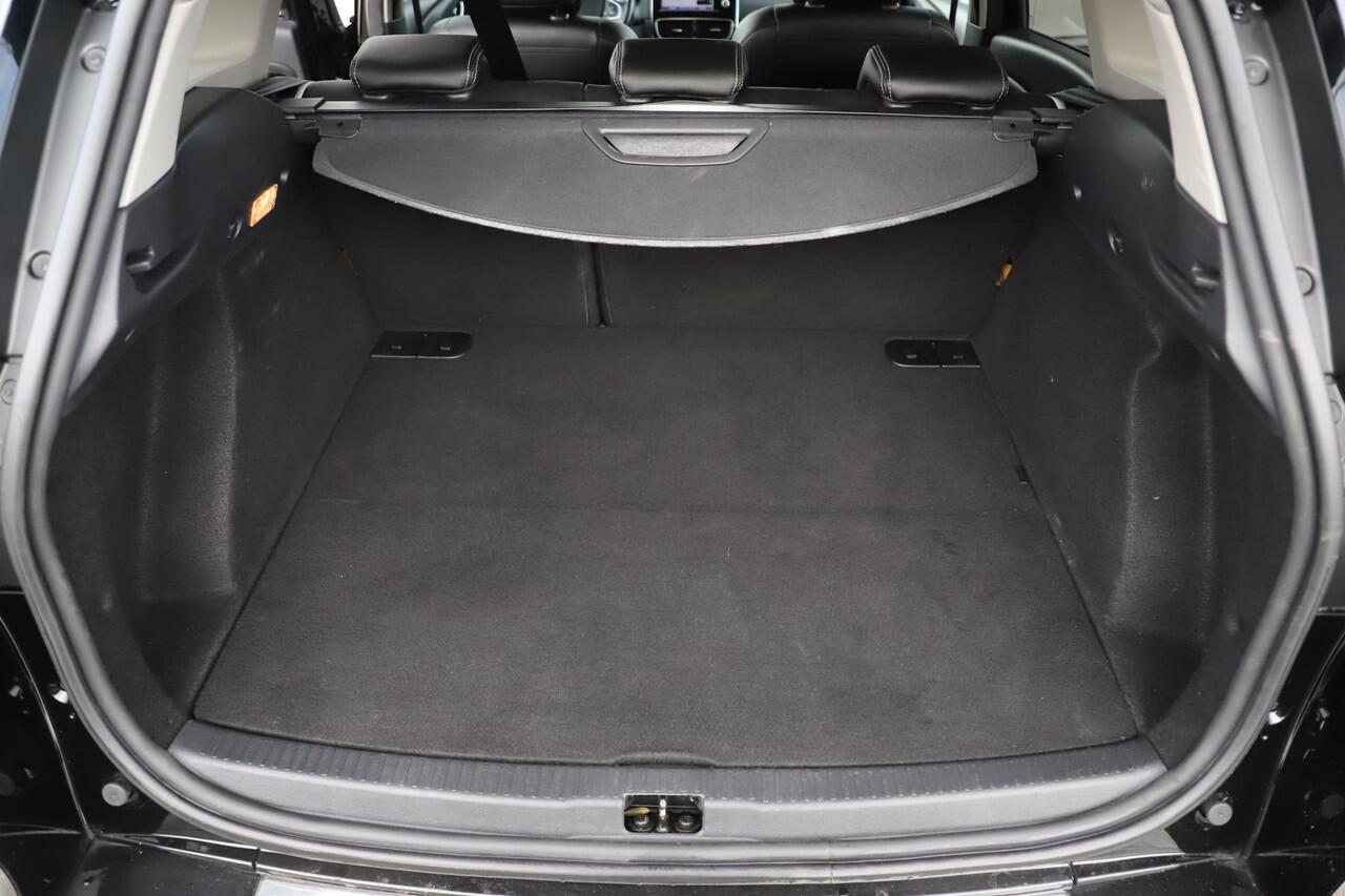 Renault CLIO Estate 0.9 TCe Bose Navigatie Achteruitrijcamera Clima Cruise Parkeersensor R-Link Stoelverwarming All-season banden ZGAN!