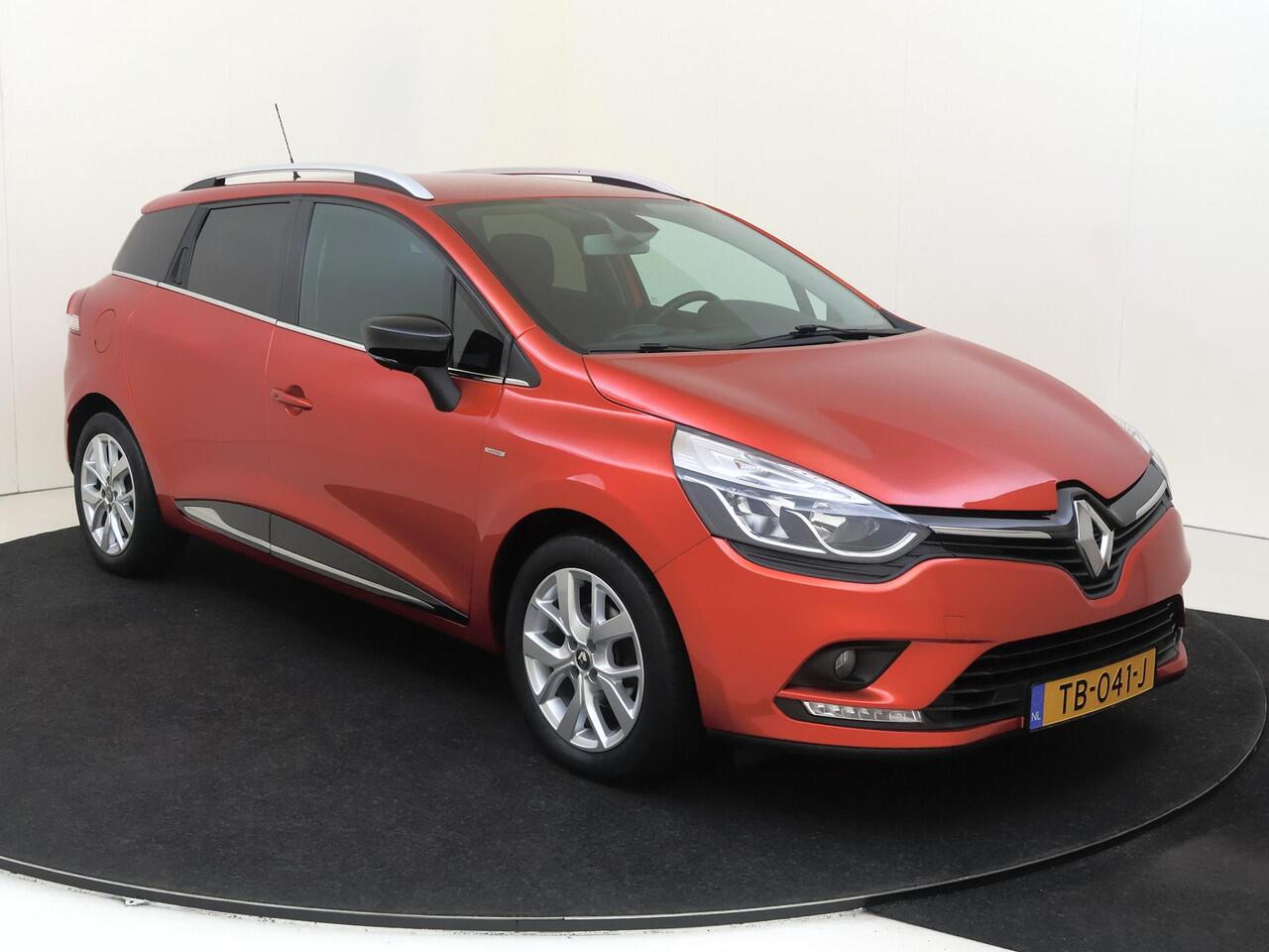 Renault CLIO Estate 1.2 TCe120 Limited | Navigatie | Parkeersensoren | 4 Cilinder motor