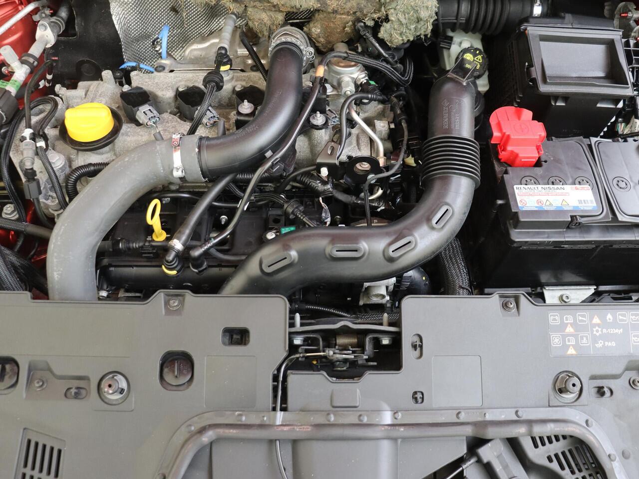 Renault CLIO Estate 1.2 TCe120 Limited | Navigatie | Parkeersensoren | 4 Cilinder motor