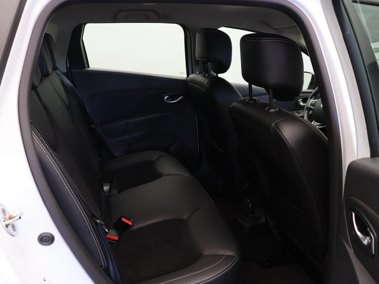 Renault CLIO Estate 0.9 TCe Intens | Lichtmetalen velgen | Climate Control | Parkeersensoren rondom | Cruise Control | Achteruitrijcamera