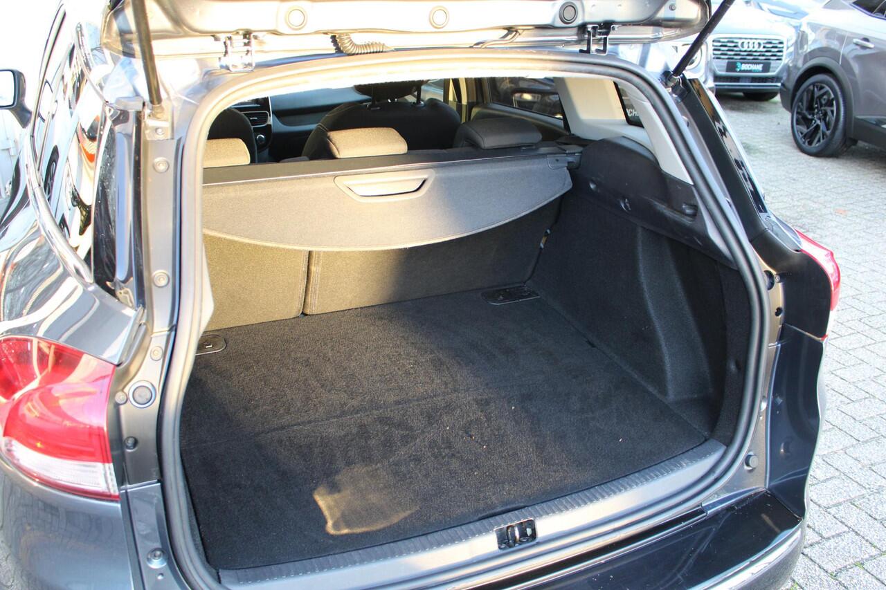 Renault CLIO Estate 0.9 TCe Limited | Trekhaak | Parkeersensoren achter | All Season banden