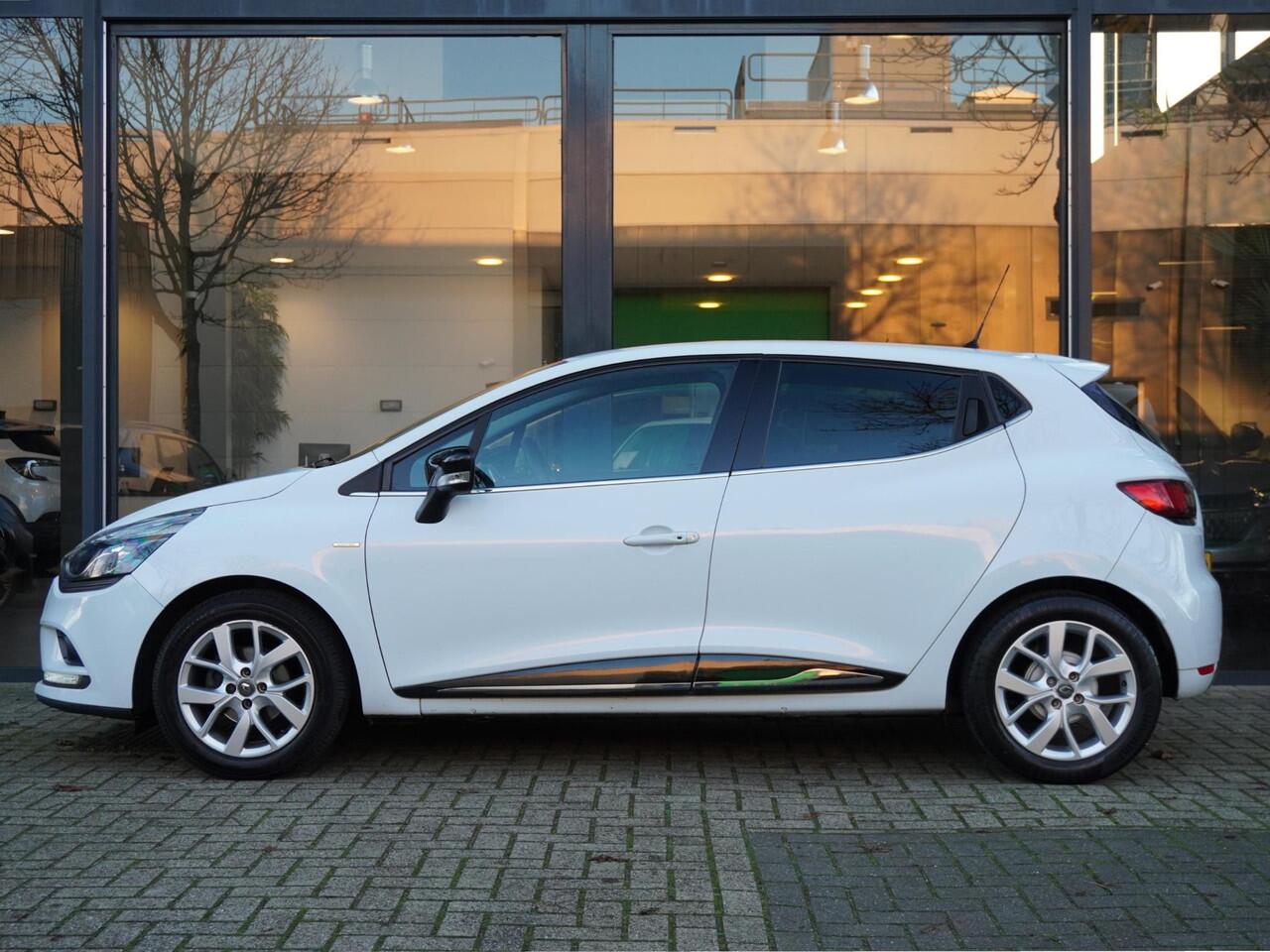 Renault CLIO TCe 90 Limited / DEALER ONDERHOUDEN / NAVI / PDC A / PRIVACY GLASS / BLUETOOTH / DAB / RADIO / KEYLESS / CRUISE / ARMSTEUN / 16'' LMV