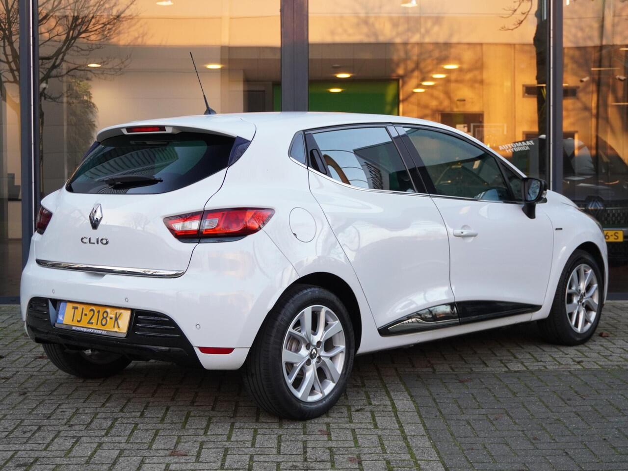 Renault CLIO TCe 90 Limited / DEALER ONDERHOUDEN / NAVI / PDC A / PRIVACY GLASS / BLUETOOTH / DAB / RADIO / KEYLESS / CRUISE / ARMSTEUN / 16'' LMV