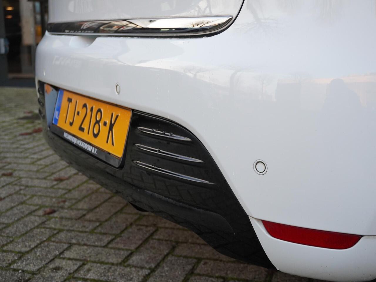 Renault CLIO TCe 90 Limited / DEALER ONDERHOUDEN / NAVI / PDC A / PRIVACY GLASS / BLUETOOTH / DAB / RADIO / KEYLESS / CRUISE / ARMSTEUN / 16'' LMV