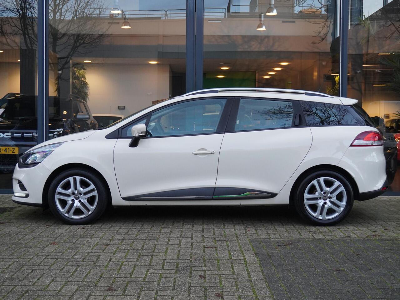 Renault CLIO Estate TCe 90 Zen / DEALER ONDERHOUDEN / NAVI / KEYLESS / AIRCO / CRUISE / BLUETOOTH / PRIVACY GLASS / DAKRAILS /16'' LMV