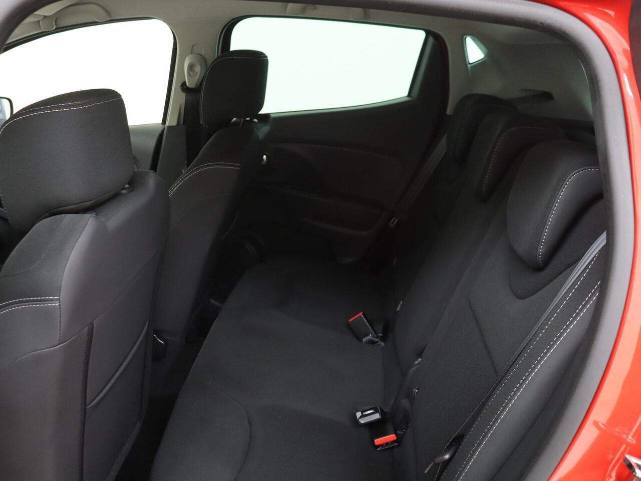 Renault CLIO TCe90 Limited | Airco | Navigatie | Parkeersensoren