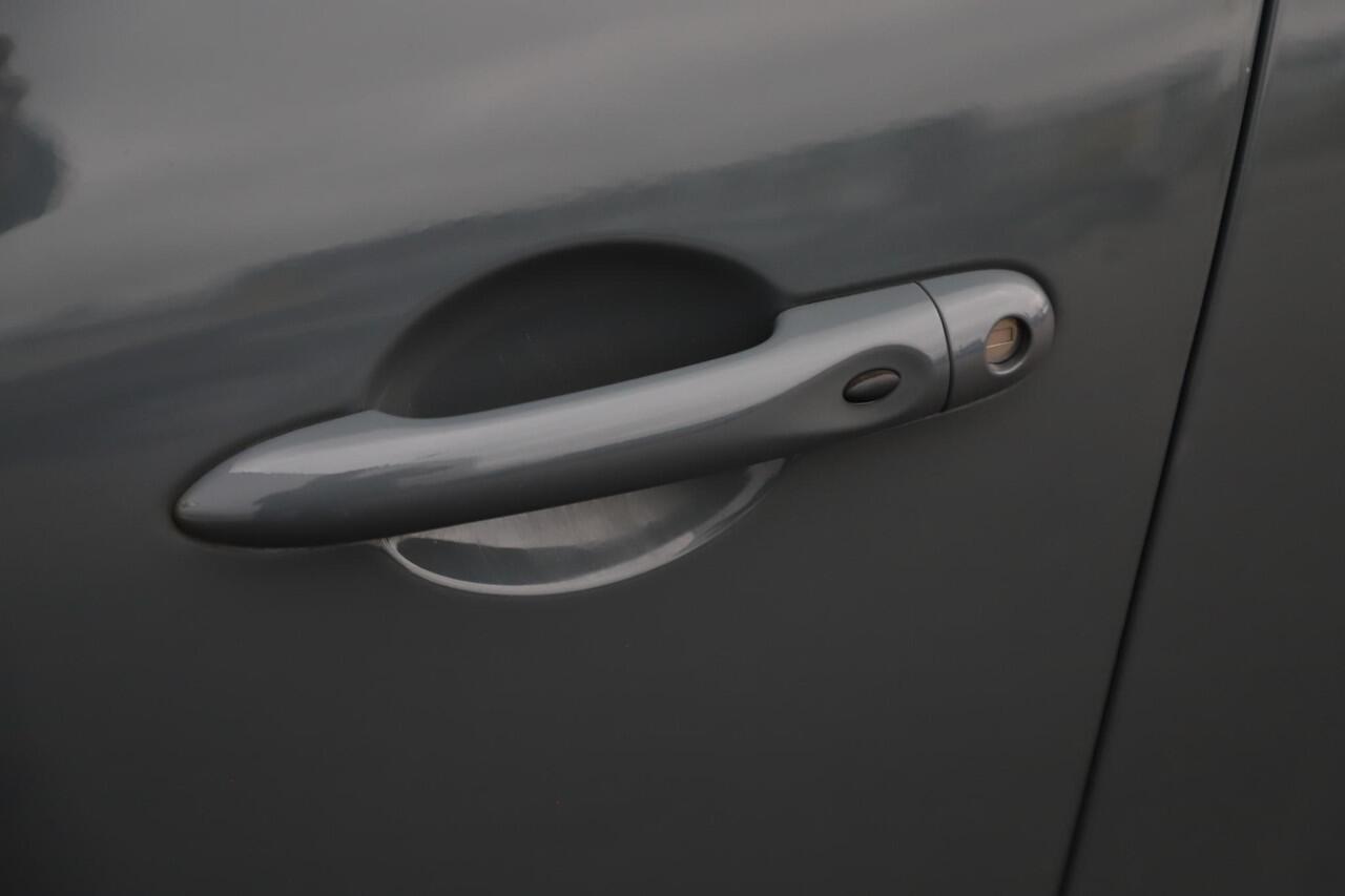 Renault CLIO Estate 0.9 TCe Limited Nardo Grey 16 inch LMV Keyless Navigatie Carplay Airco Cruise Control