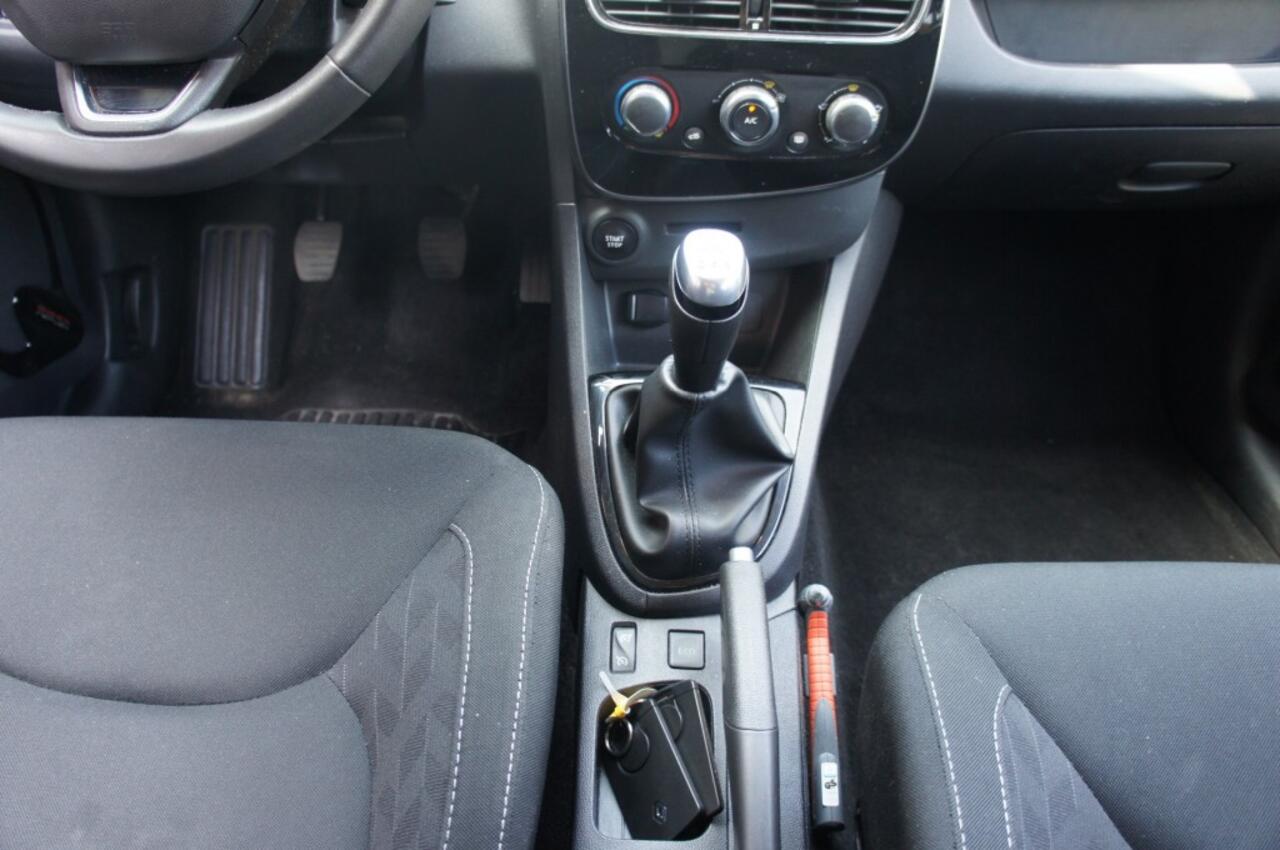 Renault CLIO 0.9 TCE LIMITED NAVI/CRUISE/PDC/KEYLESS KEURIGE STAAT
