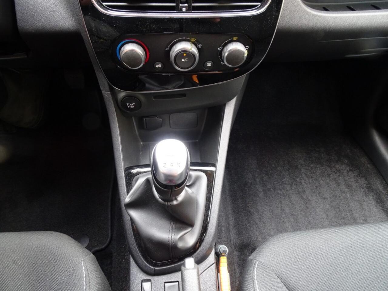Renault CLIO 0.9 TCE LIMITED-Navi-Pdc-Cruise-Led-Usb/Blth-Led