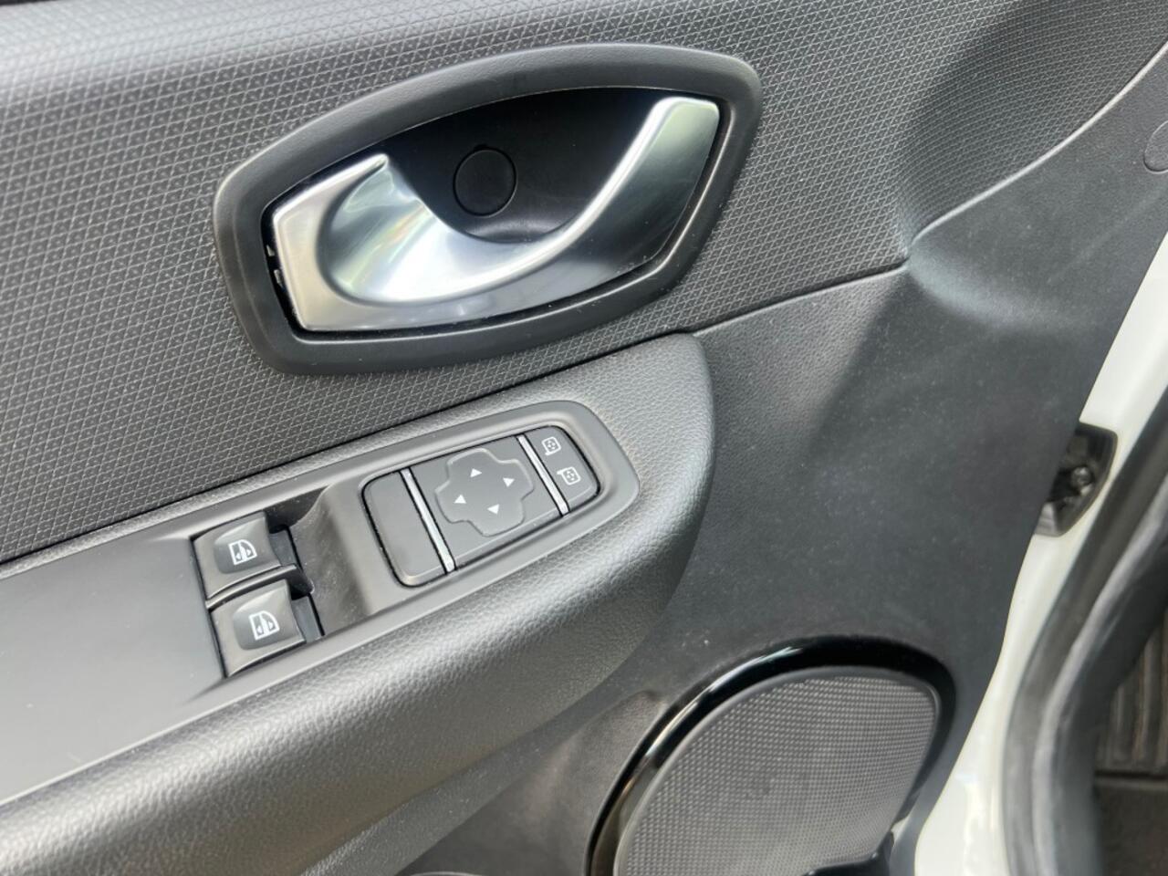 Renault CLIO 0.9 Tce Station 2019 Business Edition.