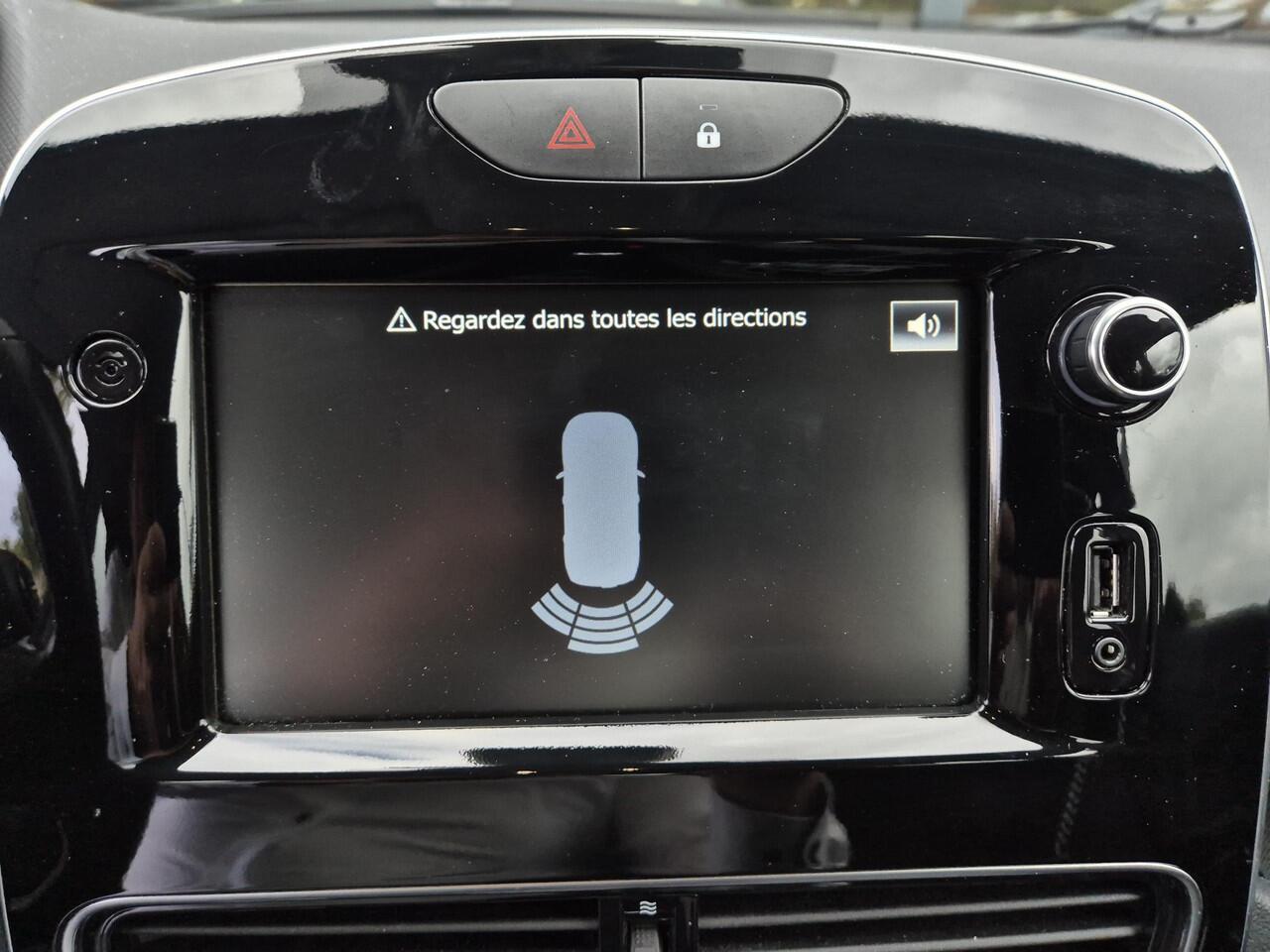 Renault CLIO 0.9 TCe Intens | Navigatie | Parkeersensoren | Halfleder |