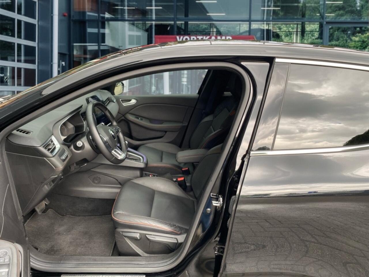 Renault CLIO 1.3 TCE INITIALE PARIS CAMERA/LEDER/NAVI/CRUISE/STOELVERW