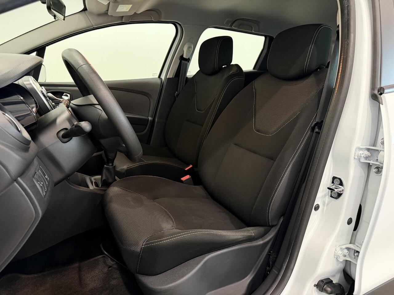 Renault CLIO Estate 0.9 TCe 90 Life | Airco | Cruise Control | DAB+ | Radio-USB | Bluetooth | NL-auto + dealer onderhouden!