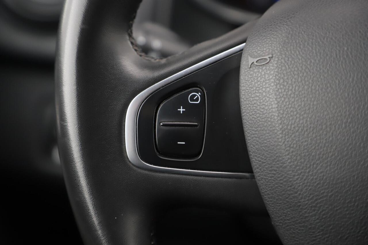 Renault CLIO Estate 0.9 TCe Limited Carplay Android Navigatie Airco Cruise Control Parkeersensor 15 inch LMV Keyless Entry