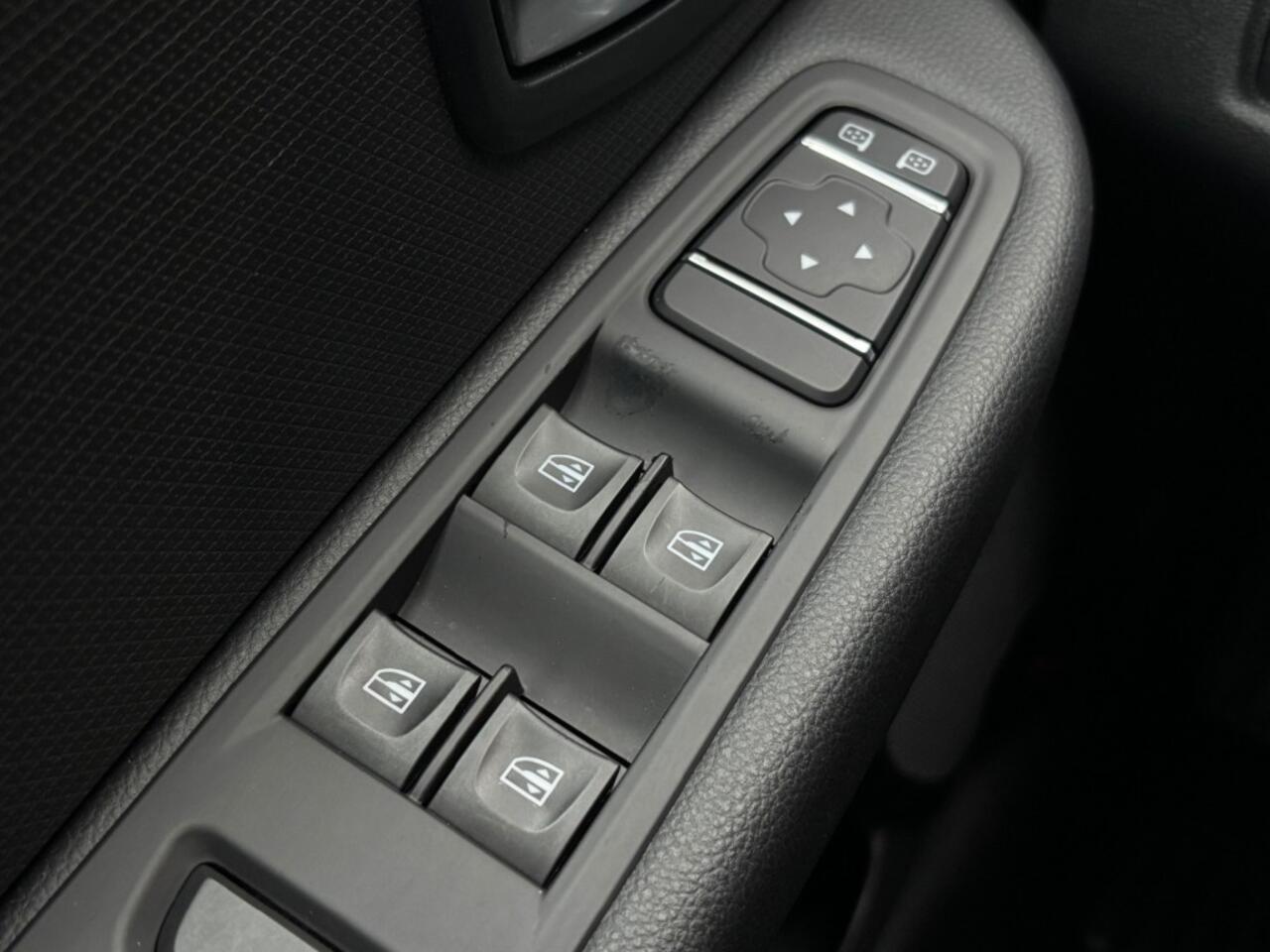 Renault CLIO TCe 90 Limited 1e eigenaar Dealer Onderhouden Zeer Mooi !