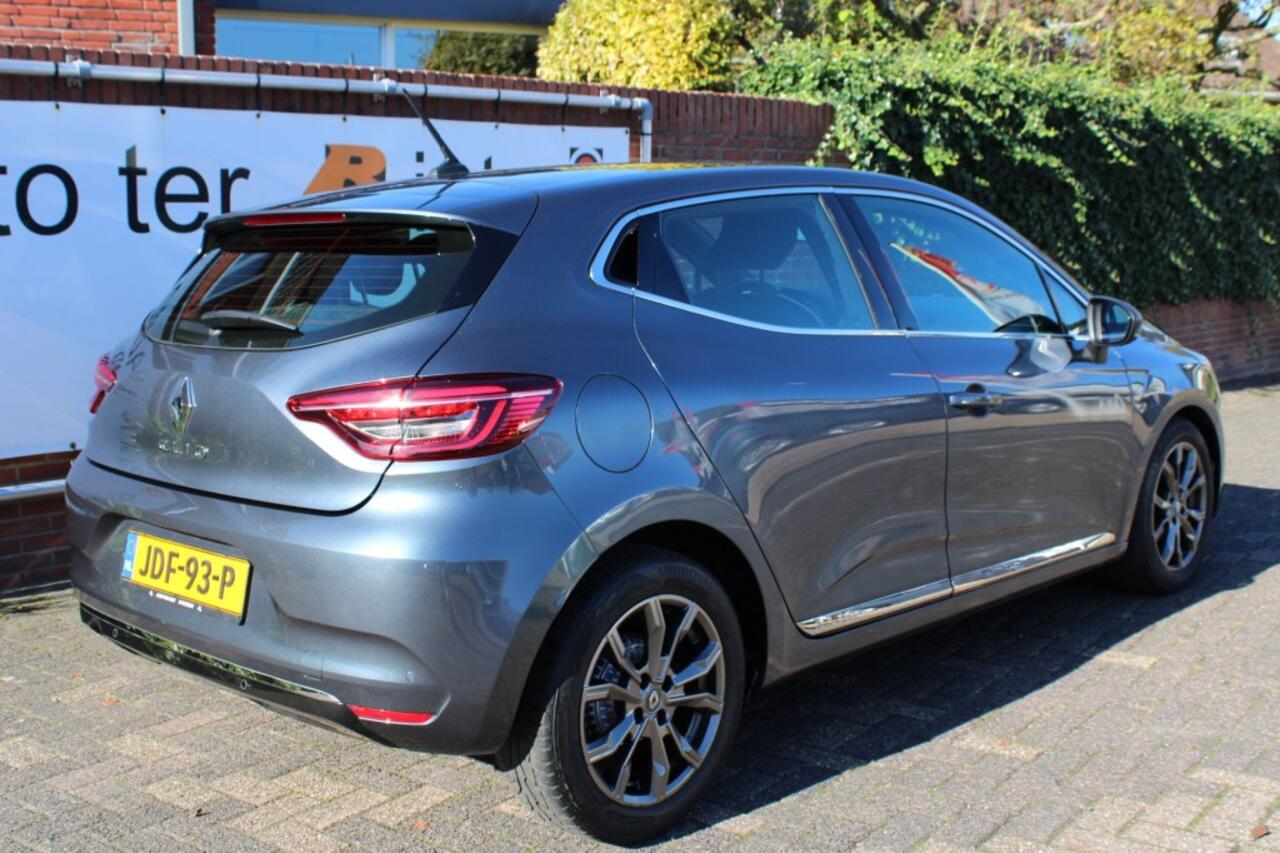 Renault CLIO TCe 100 pk Intens camera /groot scherm/stoelverw./stuurverw. /e.t.c.