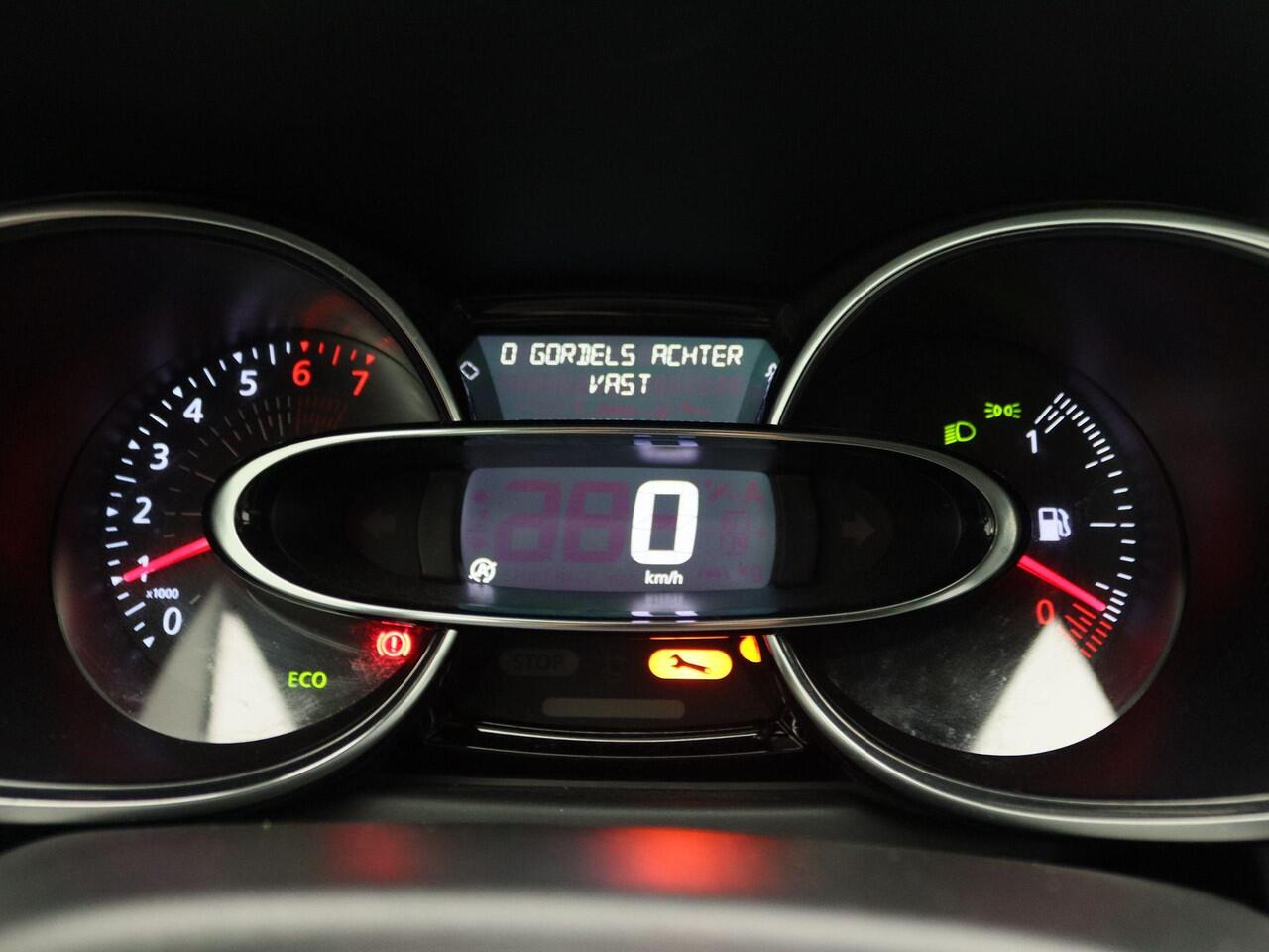 Renault CLIO TCe 90 Intens | Apple CarPlay & Android Auto | Climate control | Lichtmetalen wielen | Parkeersensoren | Metaalkleur | Cruise control |