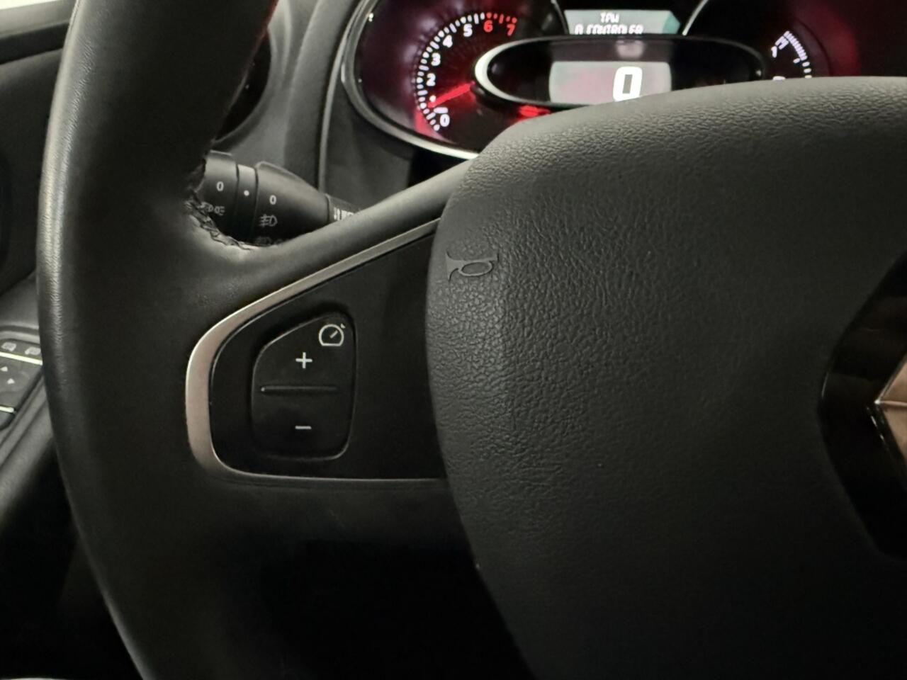 Renault CLIO Estate 0.9 Limited *Trekhaak*Cruise*