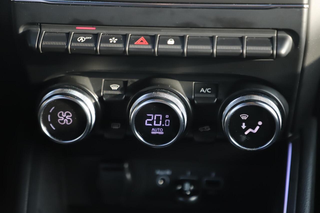 Renault CLIO 1.0 TCe Intens 101PK Half Leder 17 inch LMV LED Navigatie Carplay Android Climate Cruise Control Rijstrooksensor