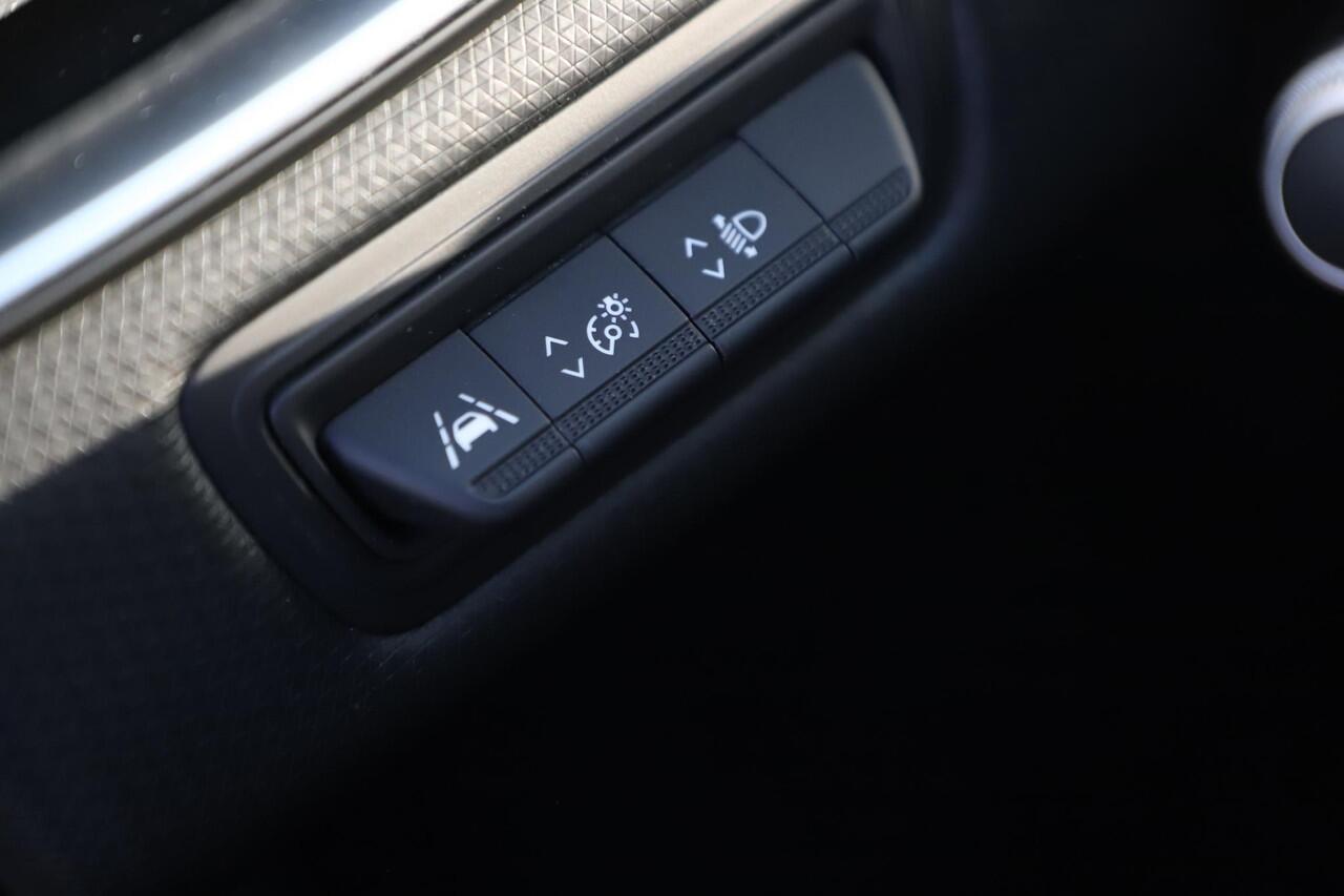 Renault CLIO 1.0 TCe Intens 101PK Half Leder 17 inch LMV LED Navigatie Carplay Android Climate Cruise Control Rijstrooksensor