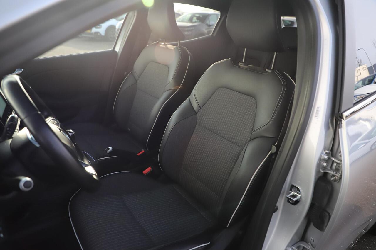 Renault CLIO 1.0 TCe Intens 101PK Half Leder 17 inch LMV LED Navigatie Carplay Android Climate Cruise Control Rijstrooksensor