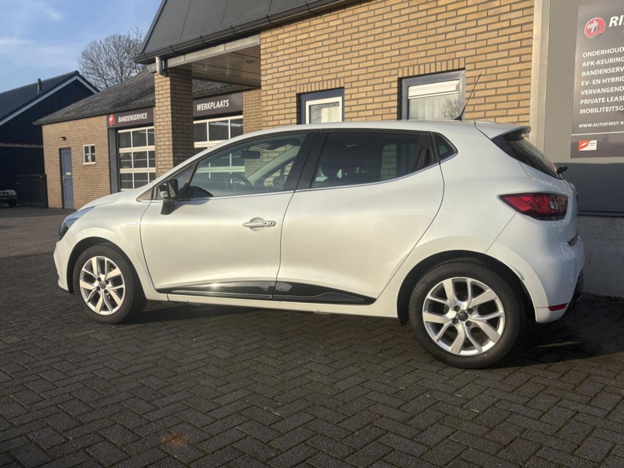 Renault CLIO 0.9 TCe Limited RIJKLAAR-NAVI-BLUETOOTH-BTW