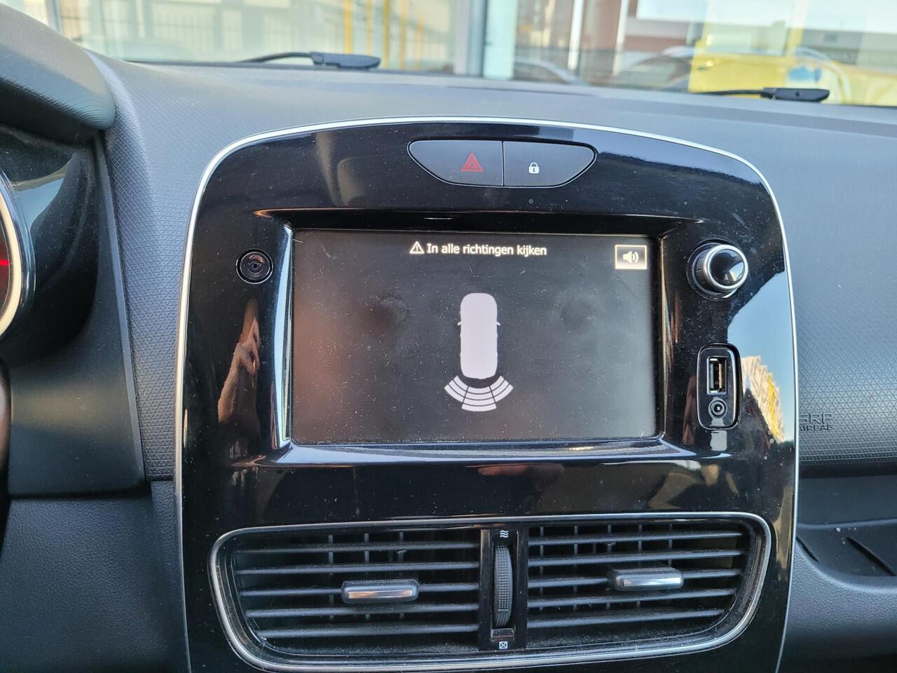 Renault CLIO Estate 0.9 TCe Limited | Dealer Onderhouden | Trekhaak | Ruim en Zuinig!