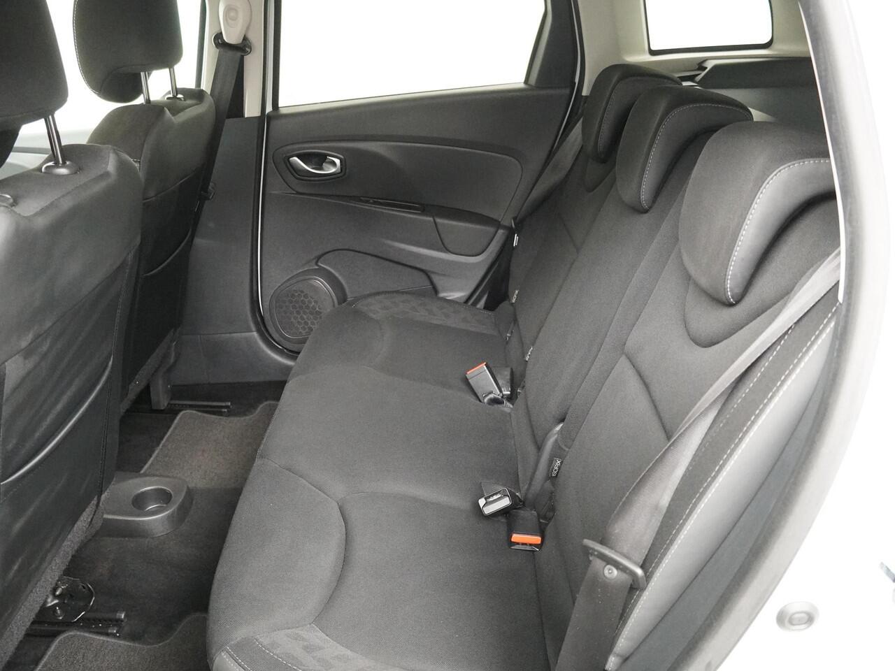 Renault CLIO Estate 0.9 TCe Limited - Navigatie - Trekhaak - Airconditioning - Parkeersens A