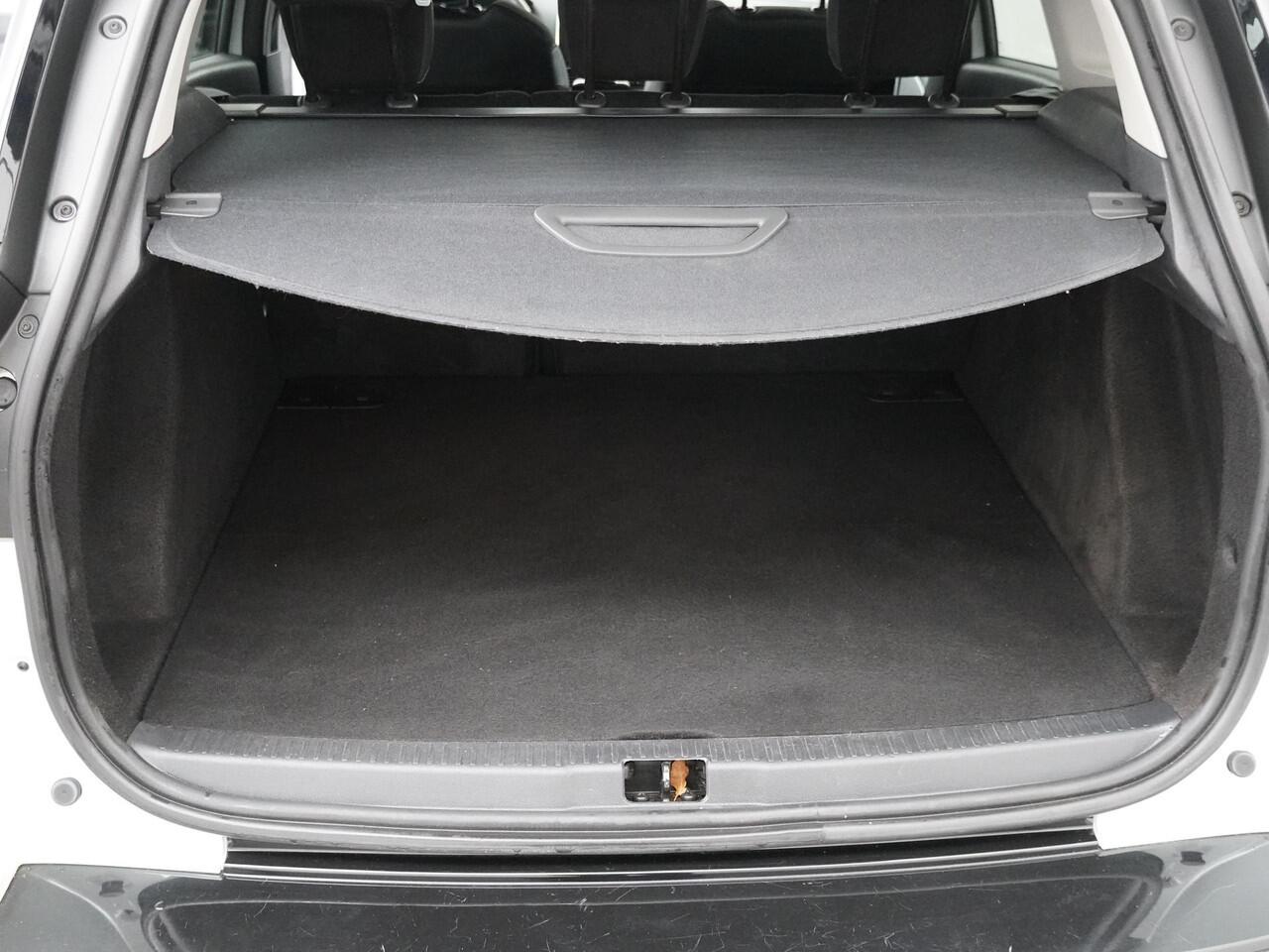 Renault CLIO Estate 0.9 TCe Limited - Navigatie - Trekhaak - Airconditioning - Parkeersens A