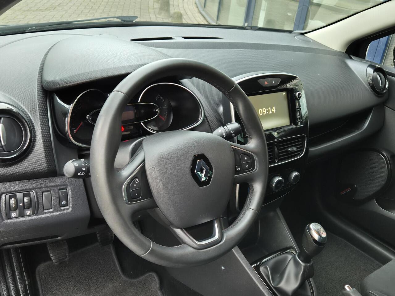 Renault CLIO 0.9 TCe Limited | Navigatie | Airco | LM Velgen | Cruise Control | Electr. ramen Renault Clio 0.9 TCe Limited | Navi | Airco | LM Velgen | Cruise Control | Electr. ramen