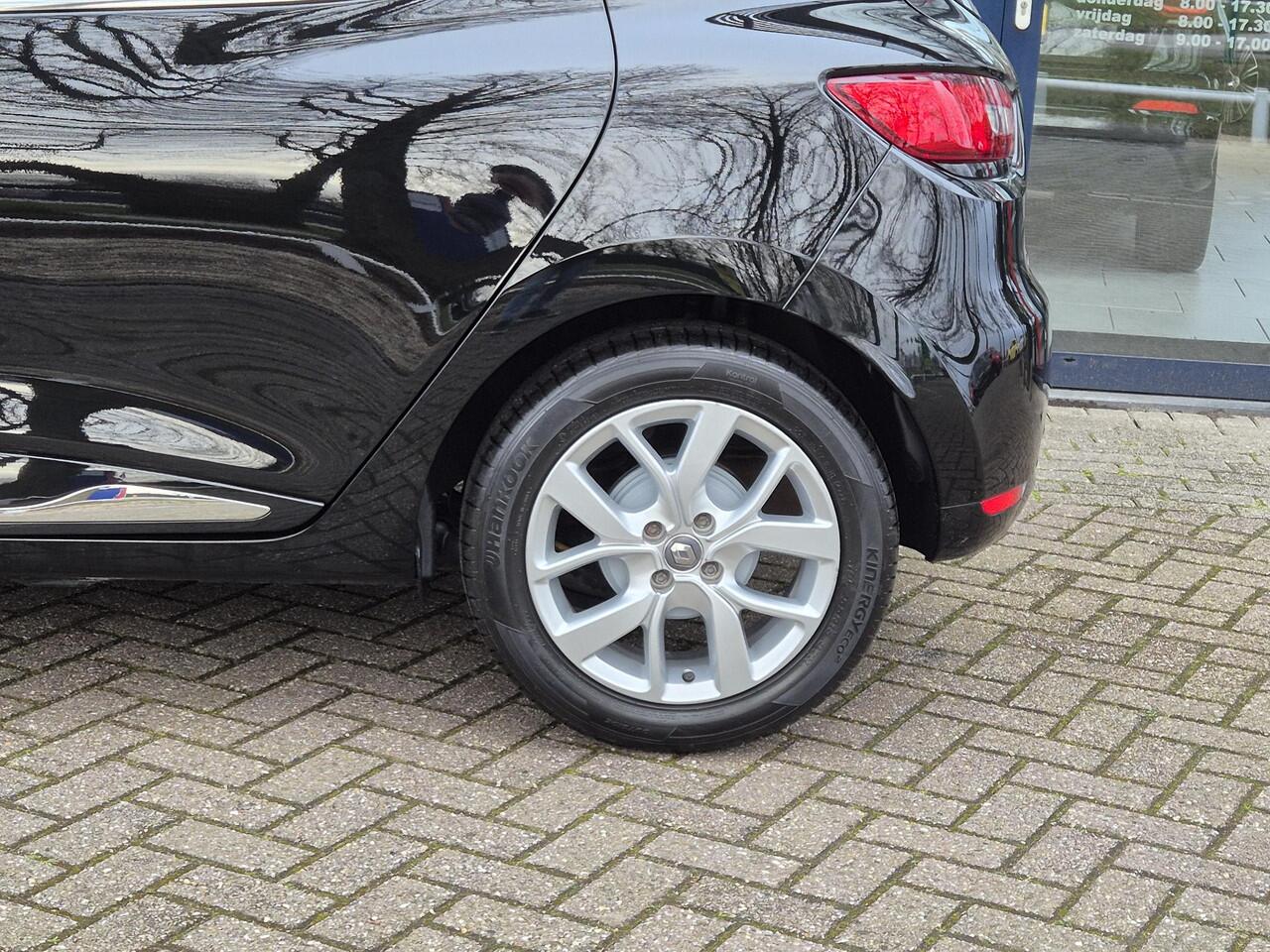 Renault CLIO 0.9 TCe Limited | Navigatie | Airco | LM Velgen | Cruise Control | Electr. ramen Renault Clio 0.9 TCe Limited | Navi | Airco | LM Velgen | Cruise Control | Electr. ramen