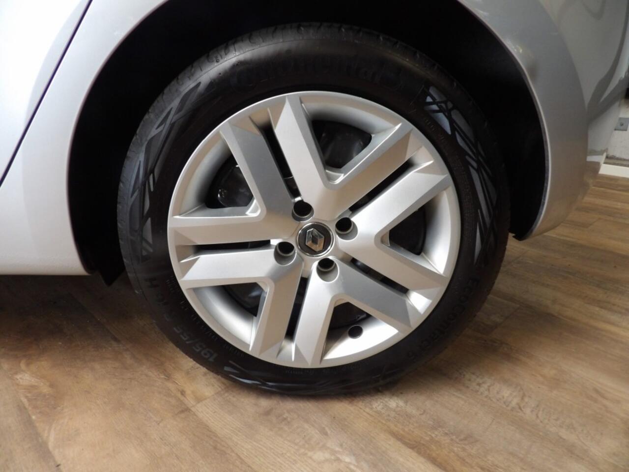 Renault CLIO 1.0 TCE 5drs - navigatie - cruise - carplay