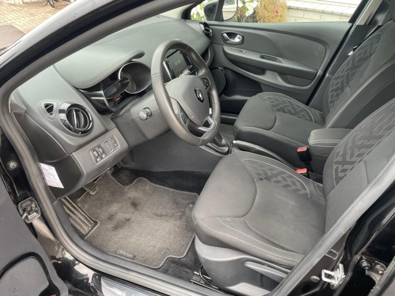 Renault CLIO 0.9 TCE LIMITED Station Apple carplay Trekhaak Parkeersensoren
