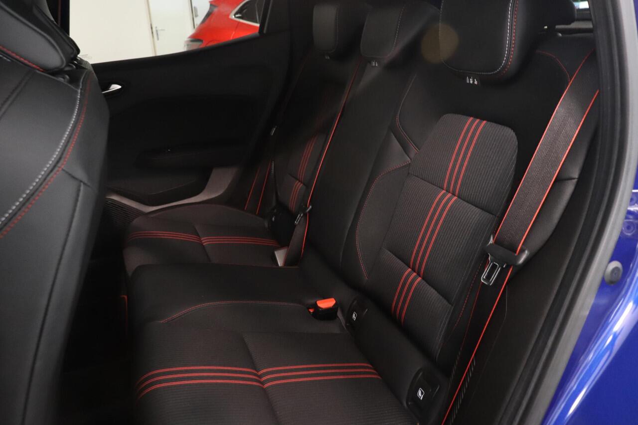 Renault CLIO 1.6 E-Tech Hybrid 140 R.S. Line | Camera | Sportstoelen | Trekhaak | Climatronic | Navigatie | LED koplampen | Parkeersensoren V+A |