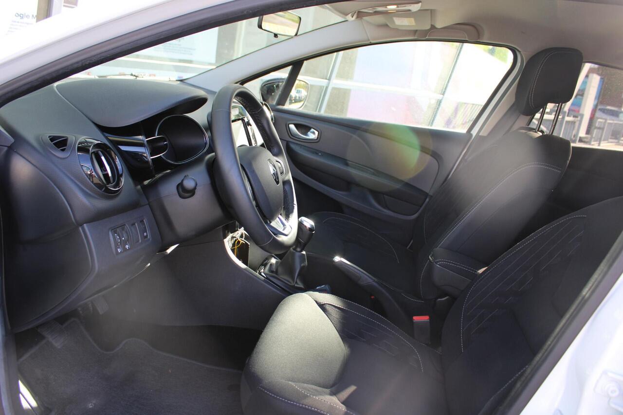 Renault CLIO Estate 0.9 TCe Limited | NAVIGATIE | PARKEERSENSOREN | CRUISE CONTROL | AIRCONDITIONING | BLUETOOTH MEDIA