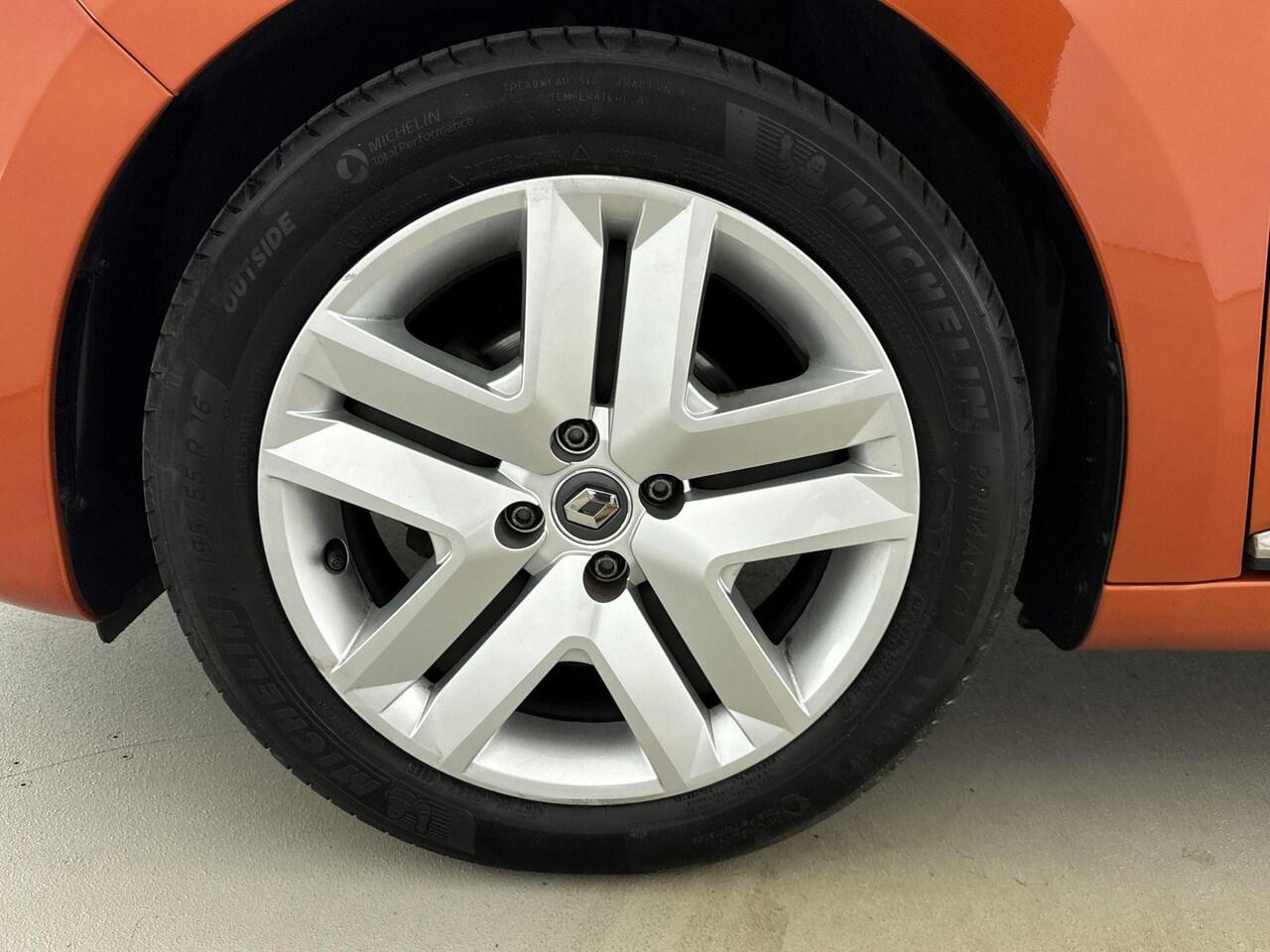 Renault CLIO 1.0 TCe Zen 100PK | Navigatie | parkeersensoren | Cruise control | Airco | Apple-carplay/Android-auto