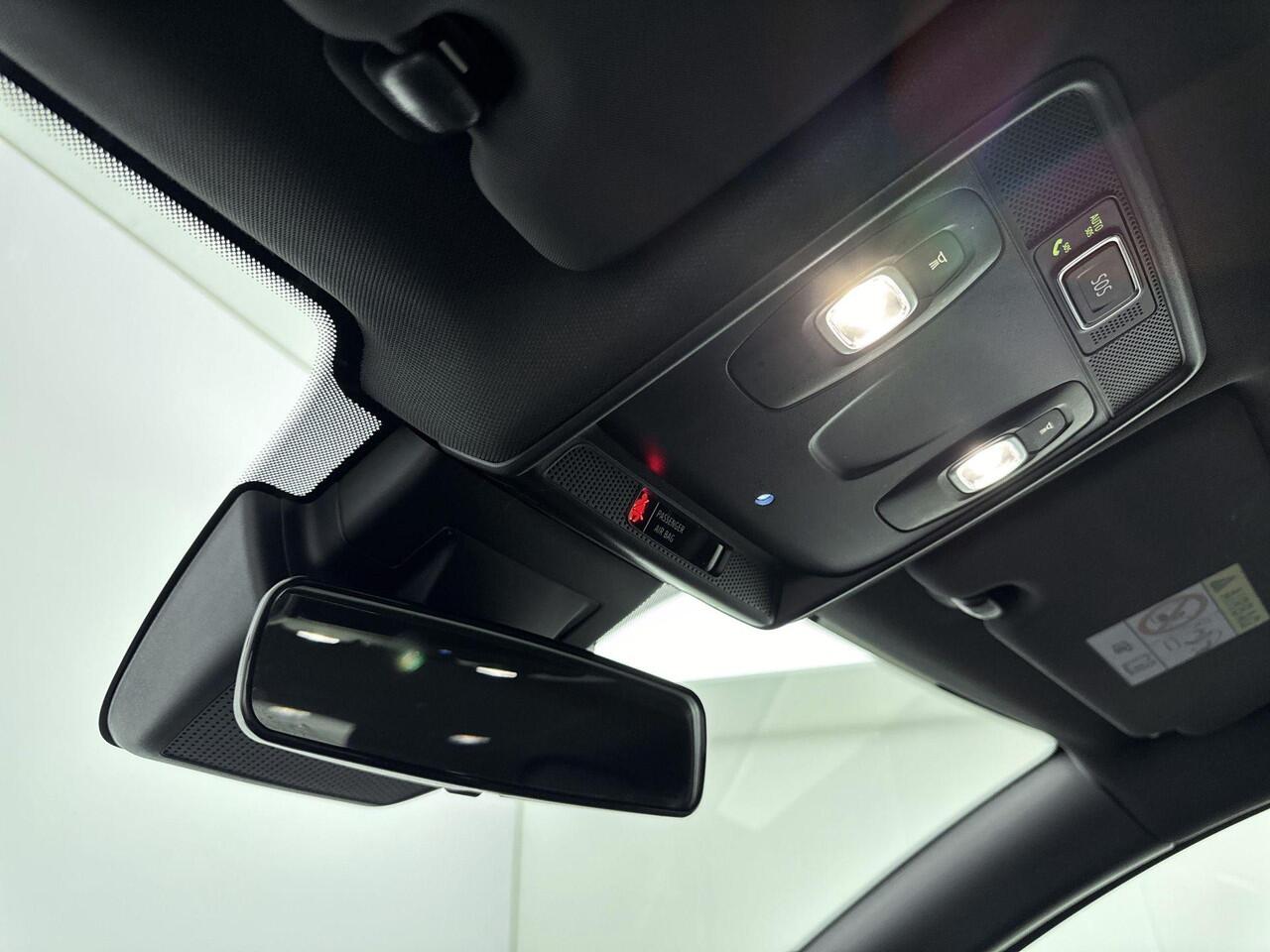 Renault CLIO 1.0 TCe 100Pk Intens | Navigatie | Apple & Android Carplay | Cruise Control | Climate Control | Achteruitrijcamera | Parkeersensoren |