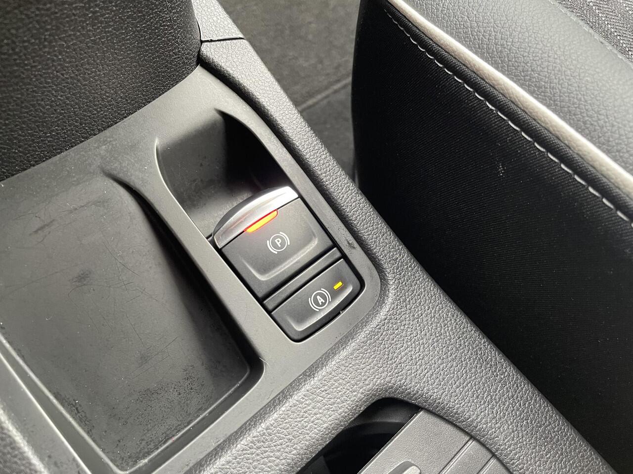 Renault CLIO V TCe 100 Intens | Dealeronderhouden | Apple Carplay/Android Auto | lage tellerstand!! | Luxe uitvoering | Zuinige auto |